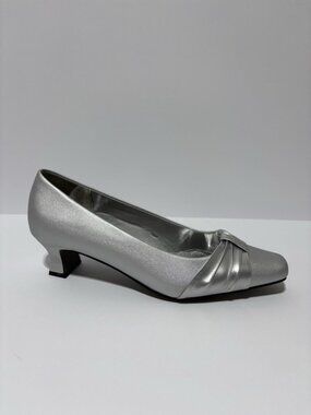 Easy Street Women’s Waive Silver Satin Pumps, Size 9.5 W